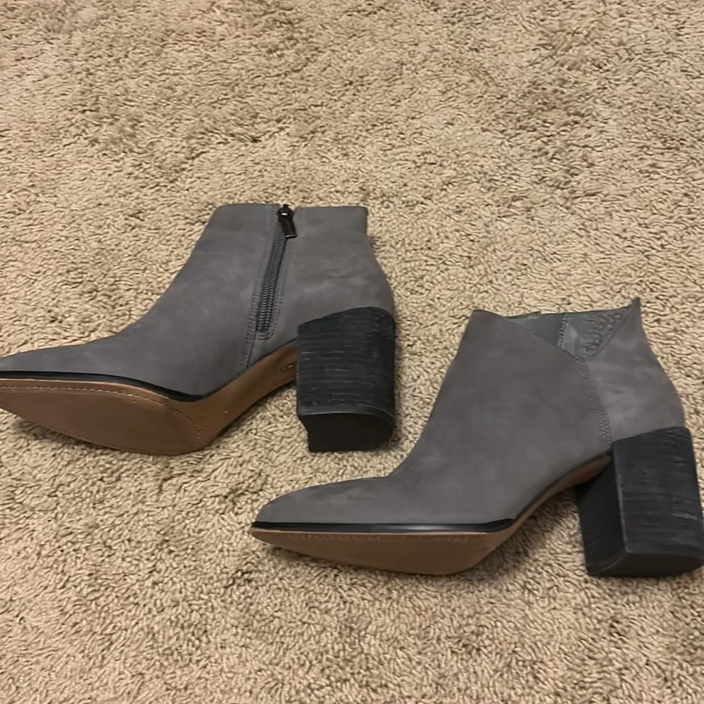 Authentic Leather Vince Camuto Block heeled booties